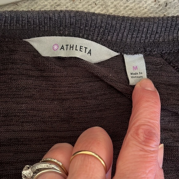 Athleta Blissful Shark-Bite Sweatshirt in Shale Heather (charcoal gray) Sz M. - Picture 6 of 9